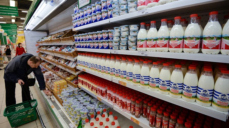 Россия может полностью запретить поставки молочной продукции из Беларуси
