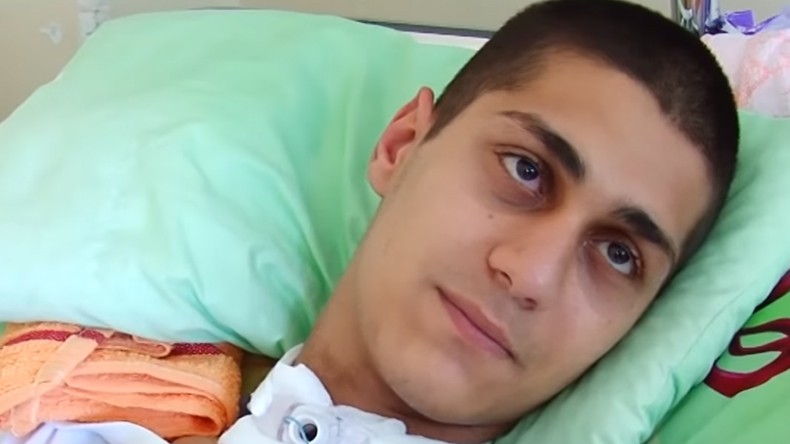 Тяжелораненый в апреле армянский военнослужащий Рубен Аракелян проходит реабилитационное лечение в Германии