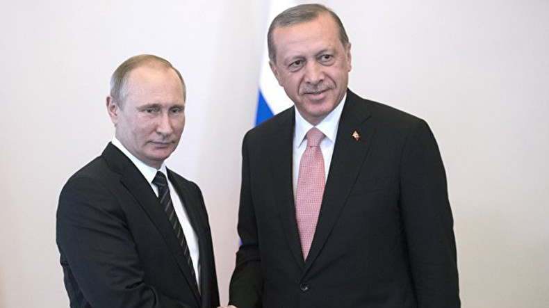 Путин: Россия будет отменять ограничения в отношении турецких компаний поэтапно