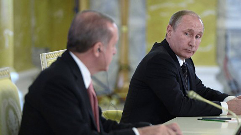 Эрдоган позвонил Путину обсудить операцию в Сирии