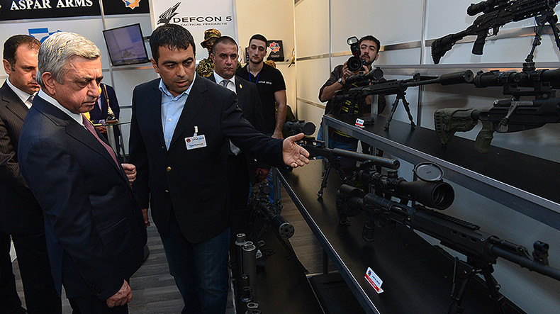 Серж Саргсян посетил первую международную выставку вооружения и оборонных технологий ArmHiTec-2016 в Ереване