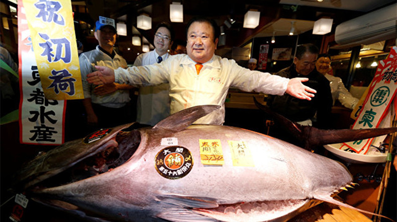 В Японии гигантский тунец ушел с молотка за огромную сумму – $640 тысяч