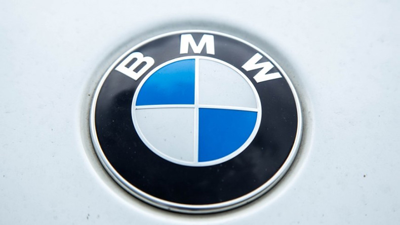  28    BMW    