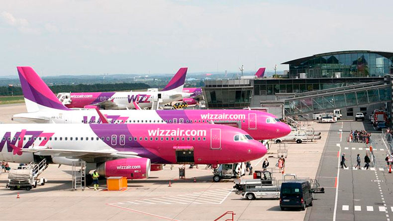    Ryanair  Wizz Air      