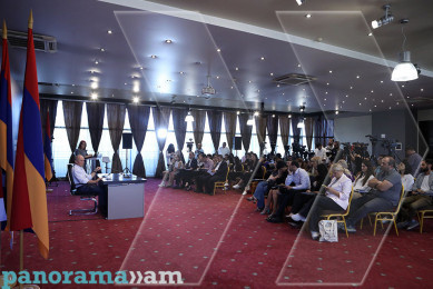 Robert Kocharyan holds news conference