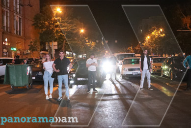 Акции неповиновения на улицах Еревана: движение парализовано