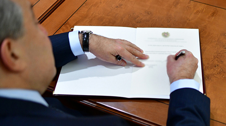 Президент Армении Армен Саркисян подписал новые законы