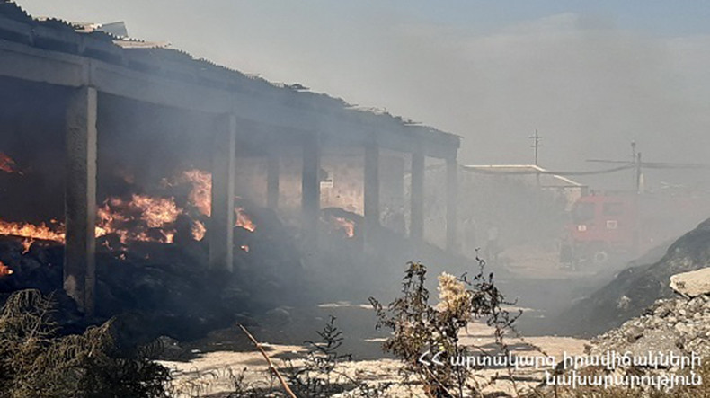 Fire broke out at Araks poultry factory Panorama Armenian news