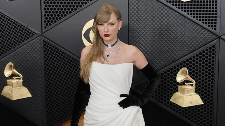 Taylor Swift makes Grammys history with best album award - Panorama ...