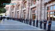 Здание правительства Армении оцеплено полицейскими
